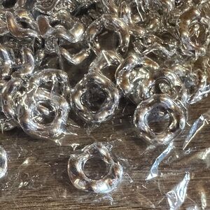 Set of 100 Silver wavy Donut Beads - Small Spacer Rings